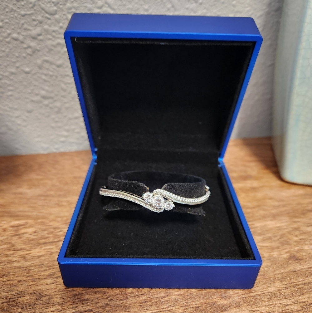 DiamonArt Elegant Silver Bracelet with CZ  Accents 925 Sterling Stamped